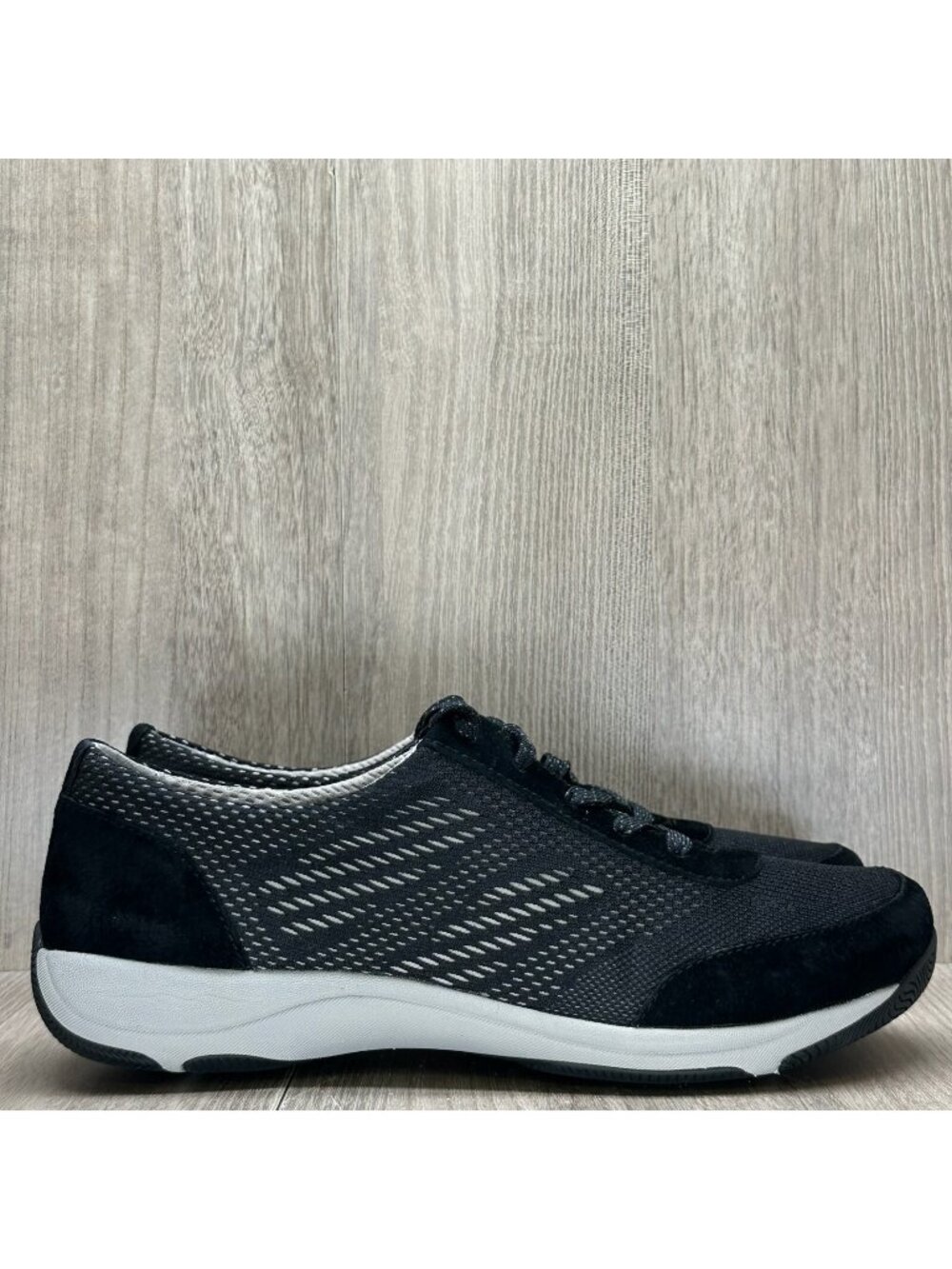 Dansko Shoes Womens 40 US 9.5-10 Hayes Low Top Walking Sneakers Leather Black